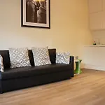 Ahometorent - White Apartment