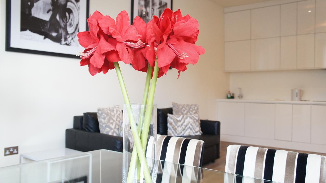 Ahometorent White * Londra